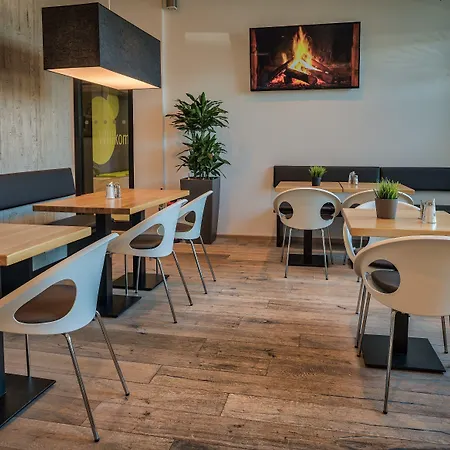 Economy-hotel ホテル